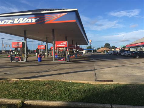 Gas buddy dothan al - Nov 29, 2016 · Pacific Pride in Dothan, AL. Carries Regular, Midgrade, Diesel. Has Pay At Pump, Restrooms, Air Pump, Payphone. Check current gas prices and read customer reviews. Rated 1.8 out of 5 stars. 